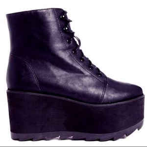 YRU Hercules platform bootie, Size 6